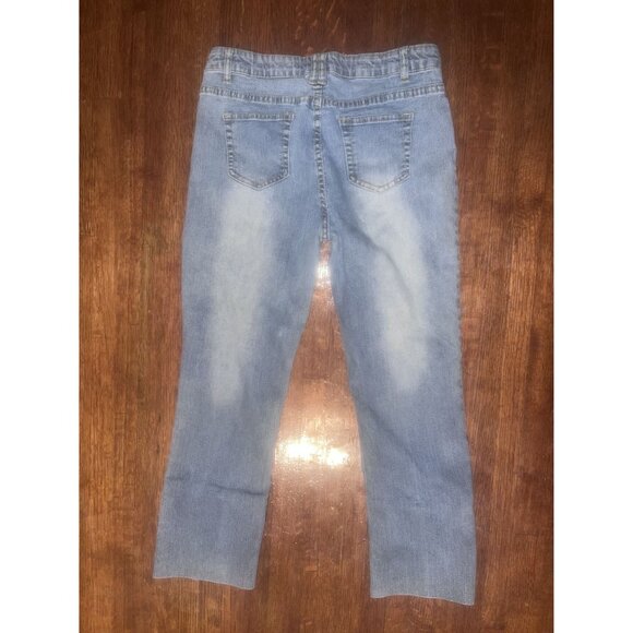 Women's Butterfly Embellished Faded Glory Jeans Light Wash Size 16 - Picture 4 of 16